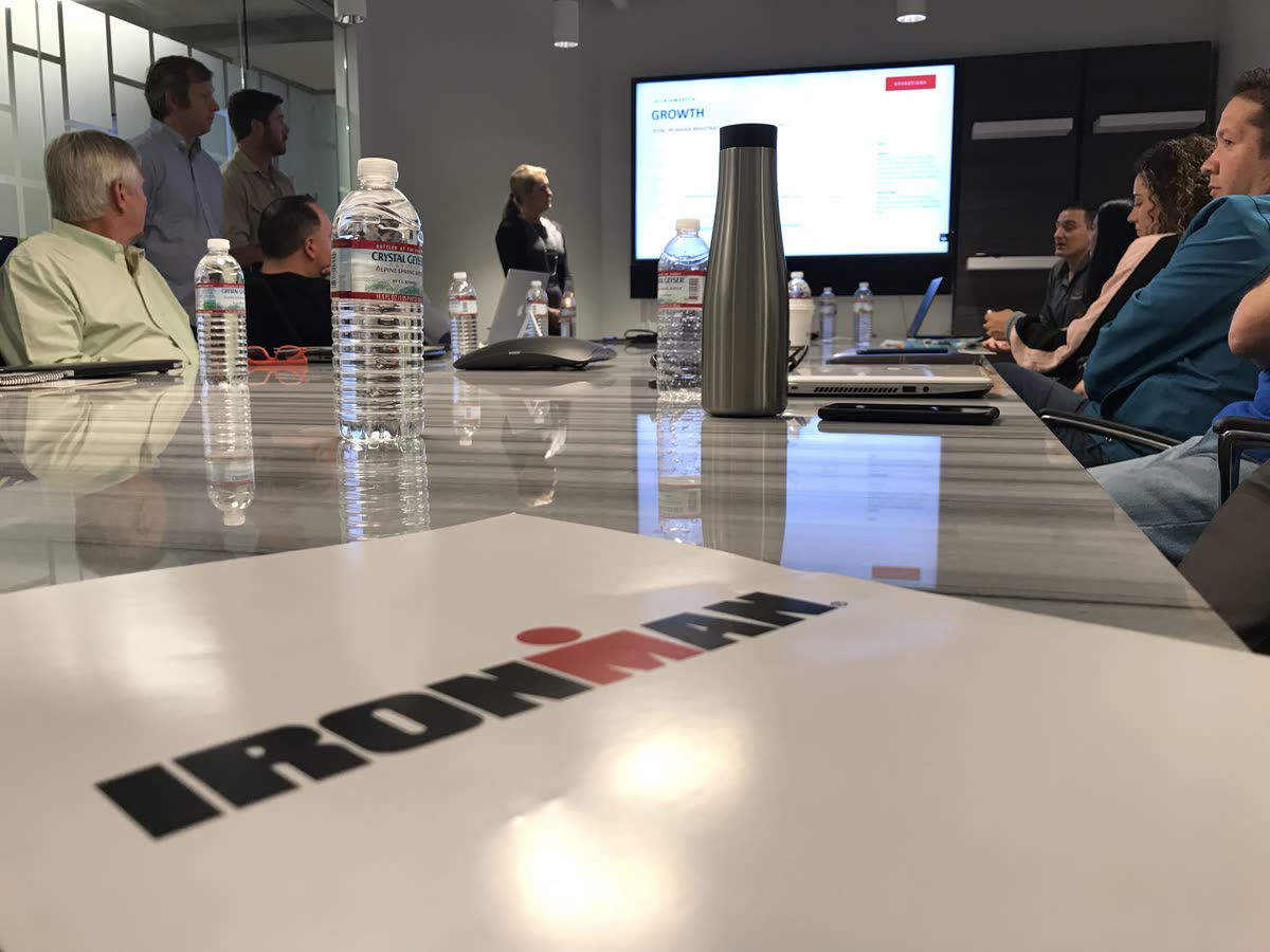 Reunión de trabajo con el equipo de IRONMAN